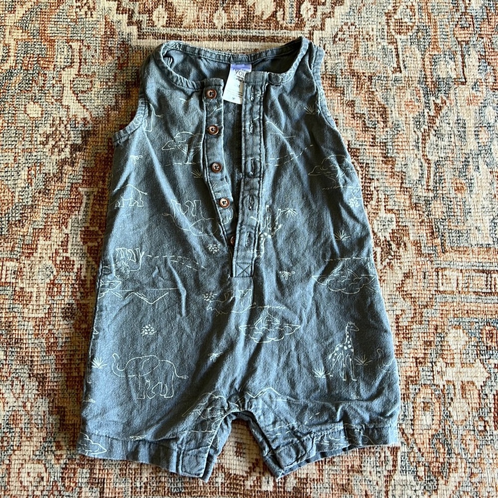 Carters Romper Size 12 months